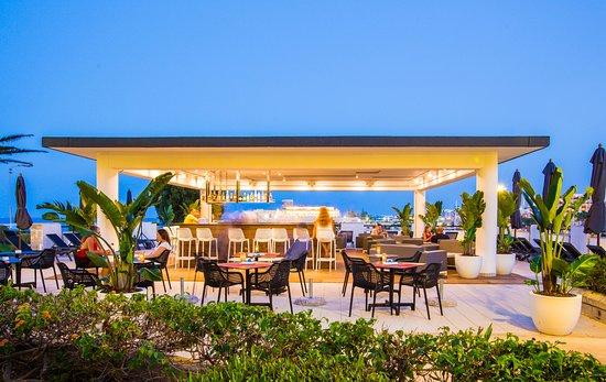 Broadside Terrace Lounge Restaurant